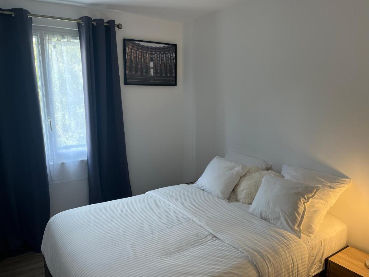 Appartement Spacieux Clichy-sous-Bois Екстериор снимка